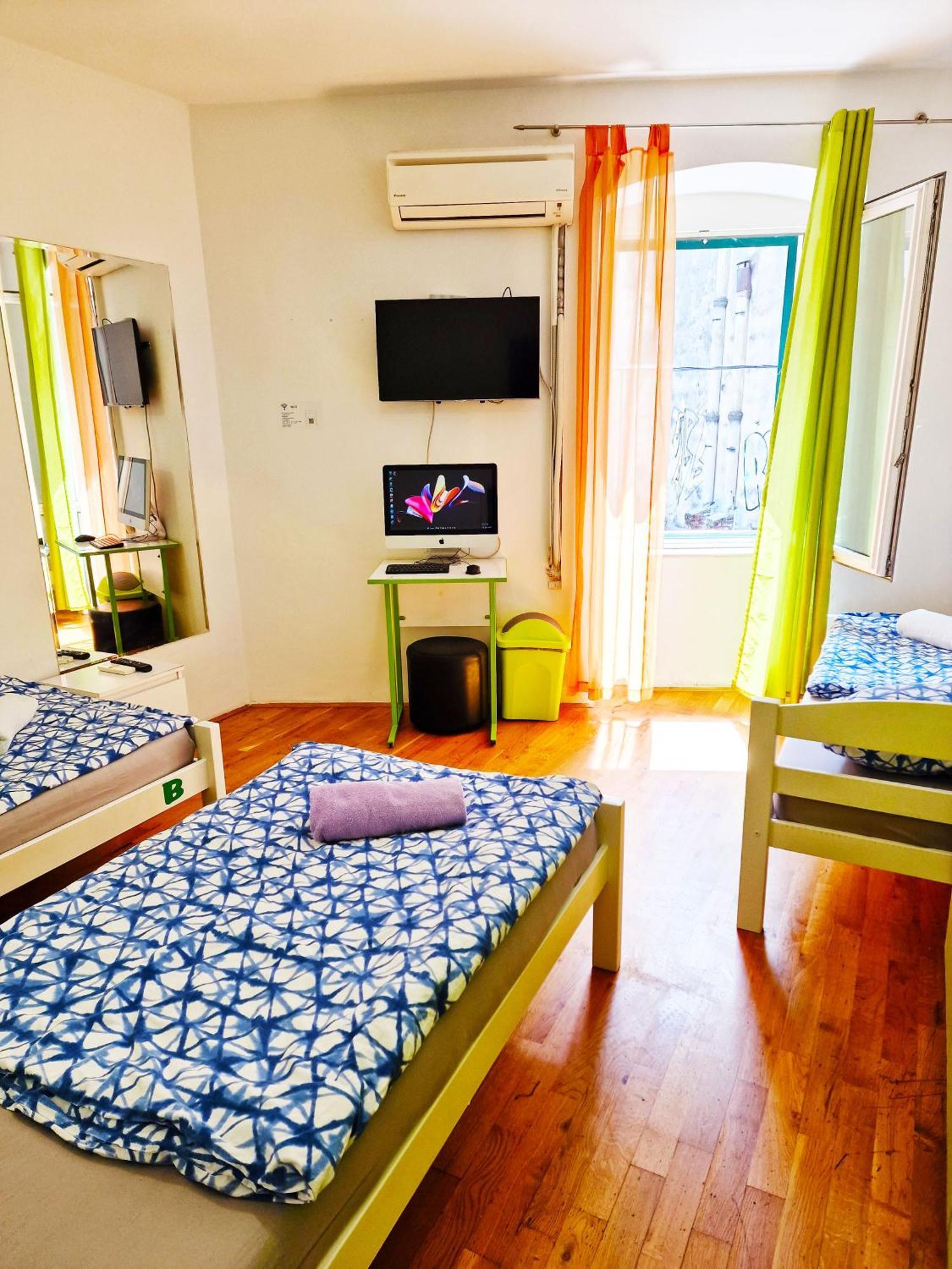 Croparadise Hostel Спліт Екстер'єр фото