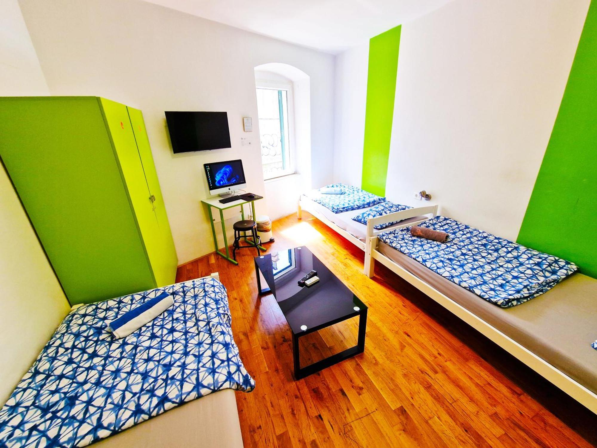 Croparadise Hostel Спліт Екстер'єр фото