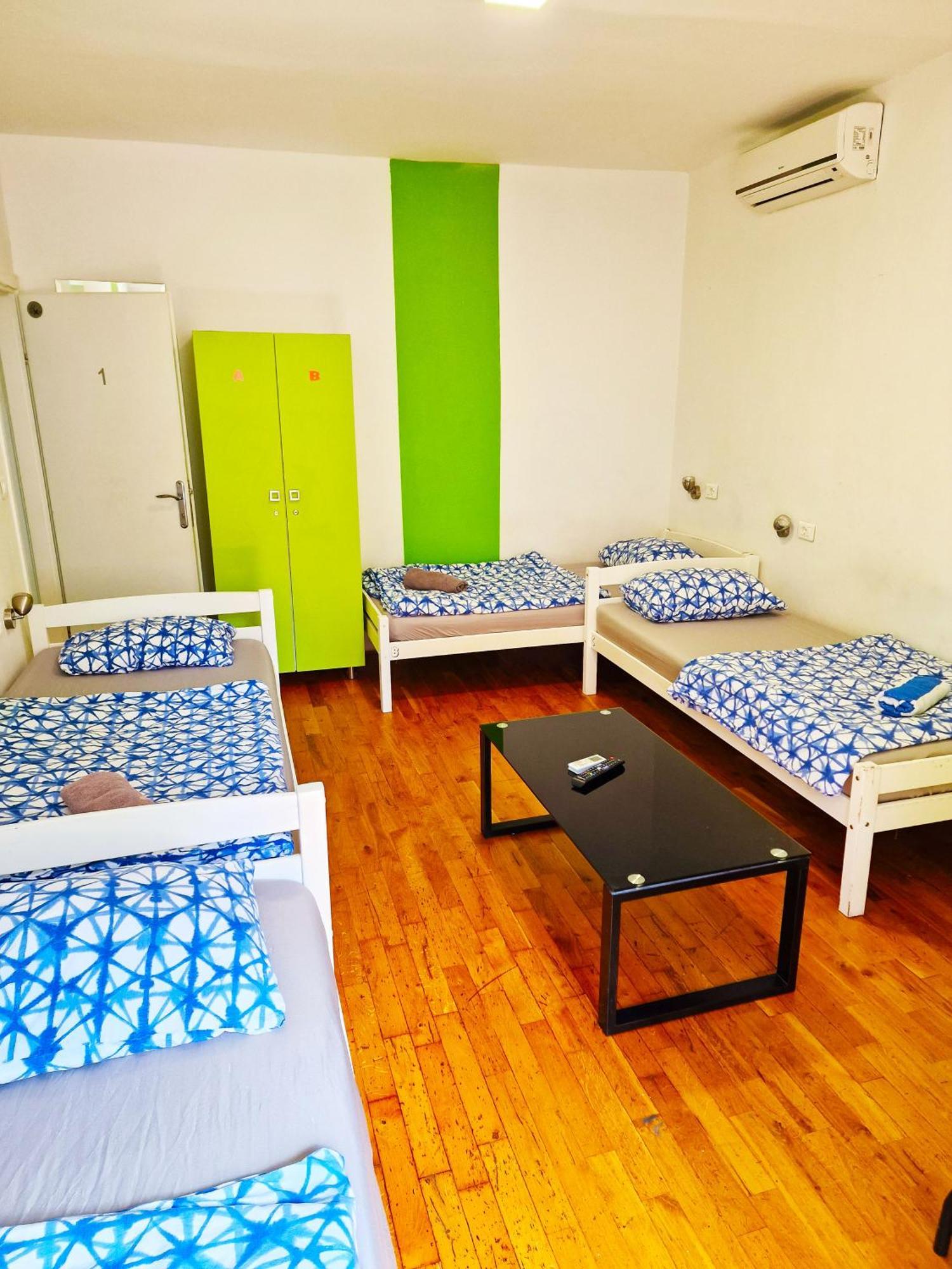 Croparadise Hostel Спліт Екстер'єр фото
