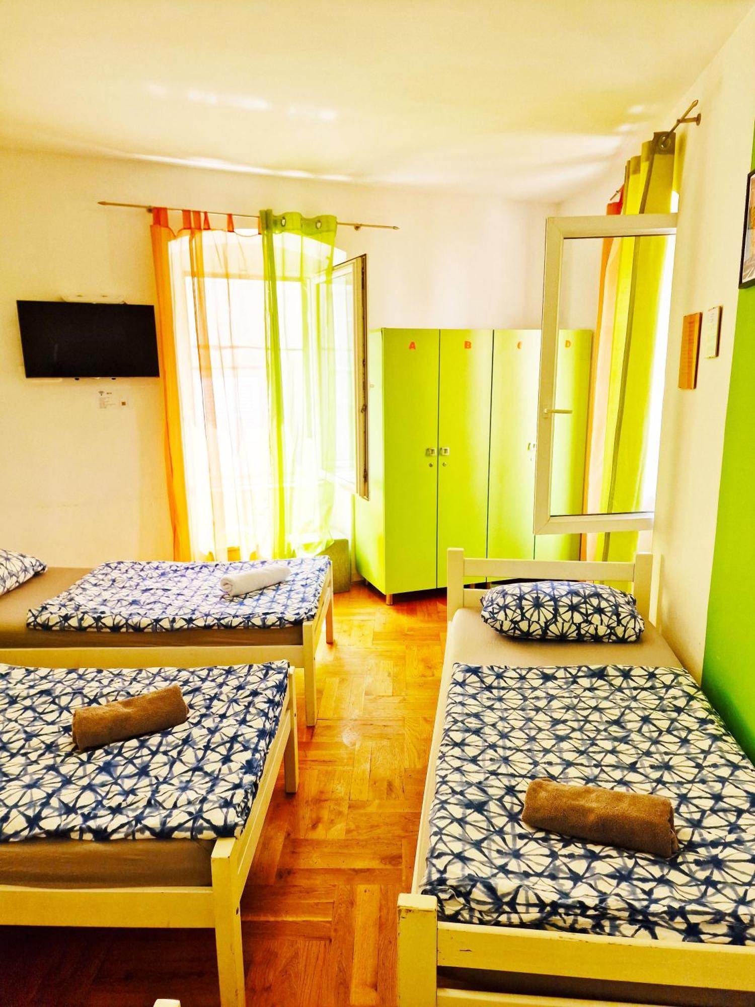 Croparadise Hostel Спліт Екстер'єр фото